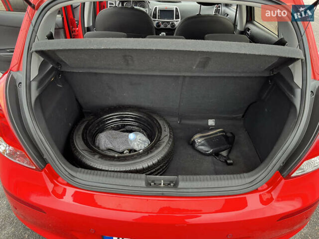 Червоний Хендай і20, об'ємом двигуна 1.4 л та пробігом 159 тис. км за 8300 $, фото 18 на Automoto.ua