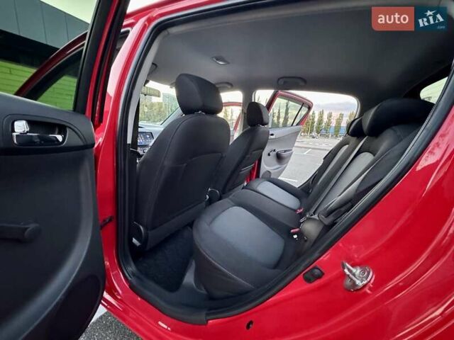 Красный Хендай и20, объемом двигателя 1.4 л и пробегом 108 тыс. км за 8900 $, фото 35 на Automoto.ua