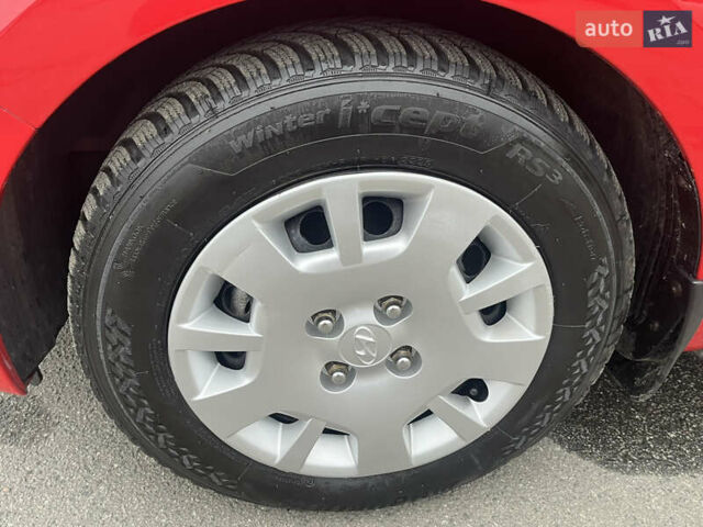 Червоний Хендай і20, об'ємом двигуна 1.4 л та пробігом 159 тис. км за 8300 $, фото 8 на Automoto.ua