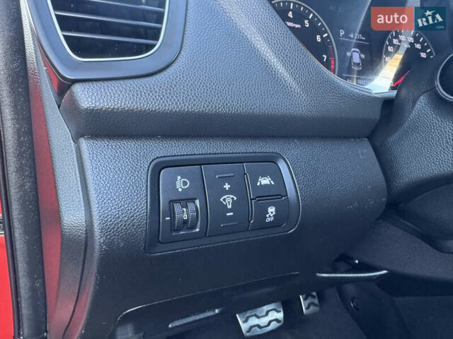 Червоний Хендай і20, об'ємом двигуна 1 л та пробігом 186 тис. км за 11799 $, фото 117 на Automoto.ua