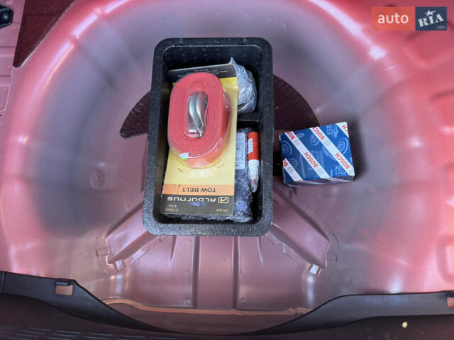 Червоний Хендай і20, об'ємом двигуна 1 л та пробігом 186 тис. км за 11799 $, фото 92 на Automoto.ua