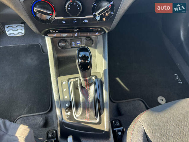 Червоний Хендай і20, об'ємом двигуна 1 л та пробігом 186 тис. км за 11799 $, фото 58 на Automoto.ua