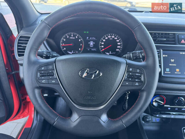 Червоний Хендай і20, об'ємом двигуна 1 л та пробігом 186 тис. км за 11799 $, фото 110 на Automoto.ua