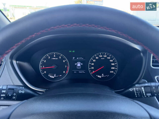 Червоний Хендай і20, об'ємом двигуна 1 л та пробігом 186 тис. км за 11799 $, фото 109 на Automoto.ua