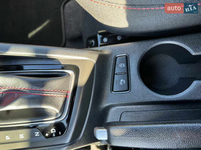 Червоний Хендай і20, об'ємом двигуна 1 л та пробігом 186 тис. км за 11799 $, фото 60 на Automoto.ua