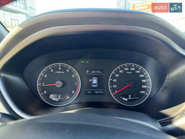 Червоний Хендай і20, об'ємом двигуна 1 л та пробігом 186 тис. км за 11799 $, фото 52 на Automoto.ua