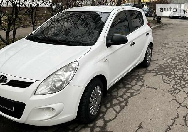 Хендай і20, об'ємом двигуна 1.25 л та пробігом 202 тис. км за 5700 $, фото 11 на Automoto.ua