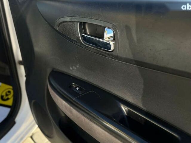 Хендай и20, объемом двигателя 1.3 л и пробегом 257 тыс. км за 4600 $, фото 24 на Automoto.ua