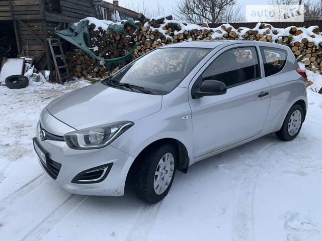 Хендай и20, объемом двигателя 1.3 л и пробегом 194 тыс. км за 4950 $, фото 2 на Automoto.ua