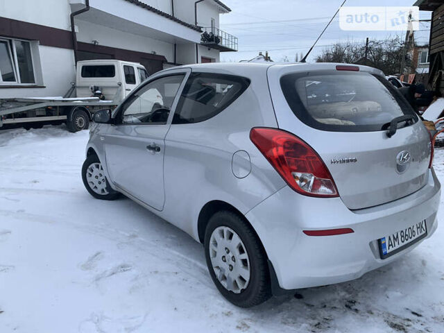 Хендай и20, объемом двигателя 1.3 л и пробегом 194 тыс. км за 4950 $, фото 3 на Automoto.ua