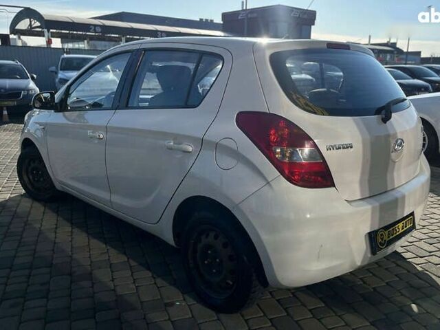 Хендай и20, объемом двигателя 1.3 л и пробегом 257 тыс. км за 4600 $, фото 4 на Automoto.ua