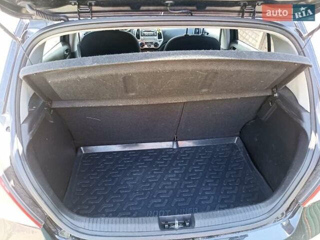 Хендай і20, об'ємом двигуна 1.25 л та пробігом 215 тис. км за 7200 $, фото 8 на Automoto.ua
