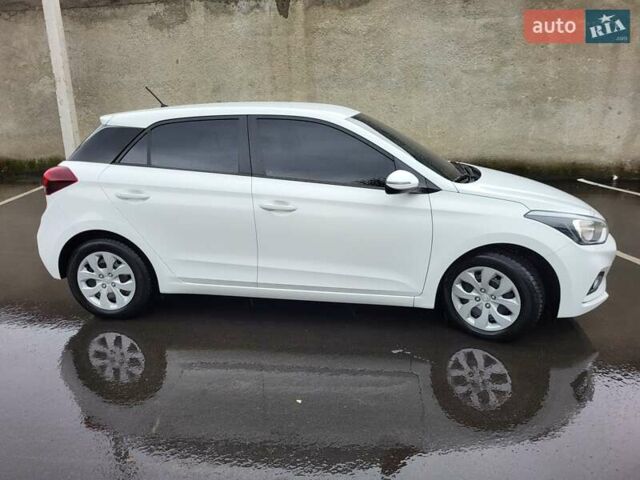 Хендай і20, об'ємом двигуна 1.25 л та пробігом 104 тис. км за 10350 $, фото 2 на Automoto.ua