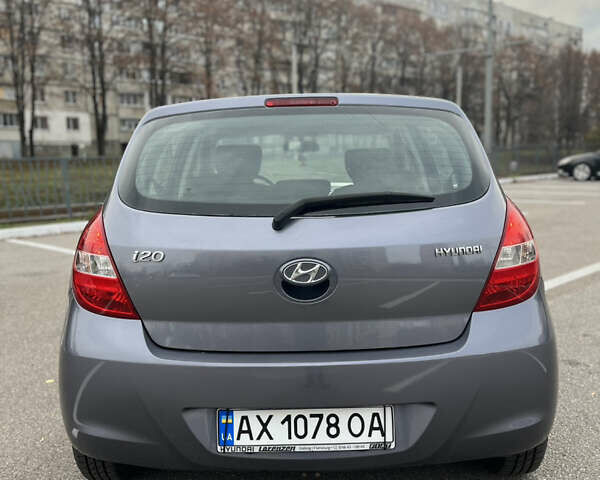 Серый Хендай и20, объемом двигателя 1.25 л и пробегом 215 тыс. км за 4500 $, фото 7 на Automoto.ua