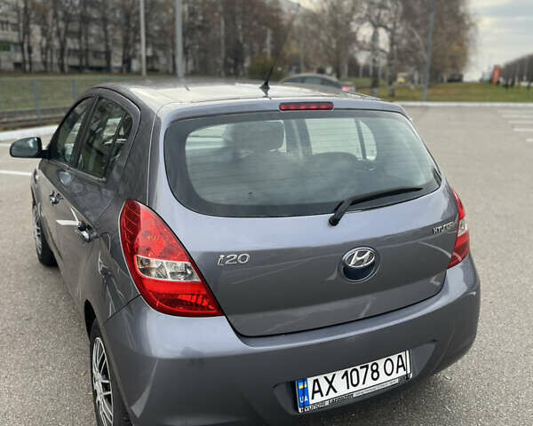 Серый Хендай и20, объемом двигателя 1.25 л и пробегом 215 тыс. км за 4500 $, фото 6 на Automoto.ua