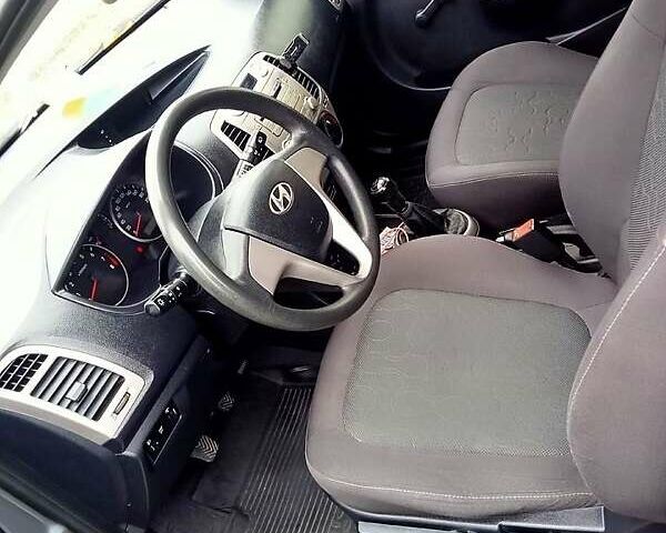 Серый Хендай и20, объемом двигателя 1.2 л и пробегом 181 тыс. км за 5600 $, фото 21 на Automoto.ua