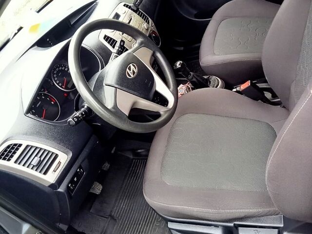 Серый Хендай и20, объемом двигателя 1.2 л и пробегом 181 тыс. км за 5600 $, фото 10 на Automoto.ua