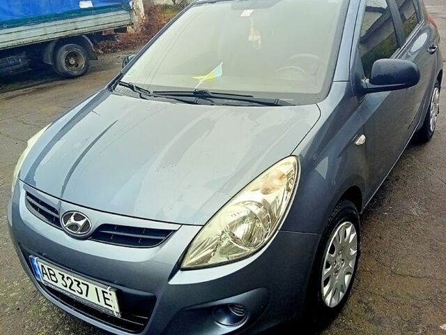 Серый Хендай и20, объемом двигателя 1.2 л и пробегом 181 тыс. км за 5600 $, фото 7 на Automoto.ua