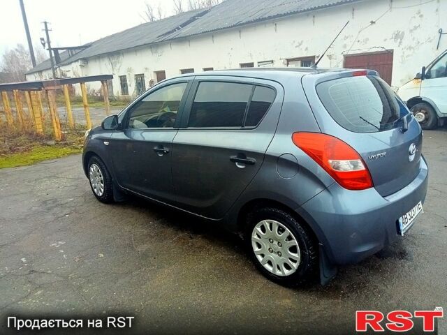 Серый Хендай и20, объемом двигателя 1.2 л и пробегом 181 тыс. км за 5600 $, фото 5 на Automoto.ua