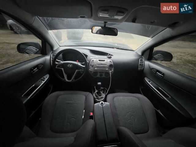 Серый Хендай и20, объемом двигателя 1.4 л и пробегом 175 тыс. км за 1700 $, фото 7 на Automoto.ua