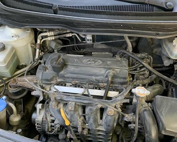 Хендай и20 2010 в Харькове на Automoto.ua Серый Хендай и20, объемом двигателя 1.25 л и пробегом 140 тыс. км за 5200 $, фото 6 на Automoto.ua