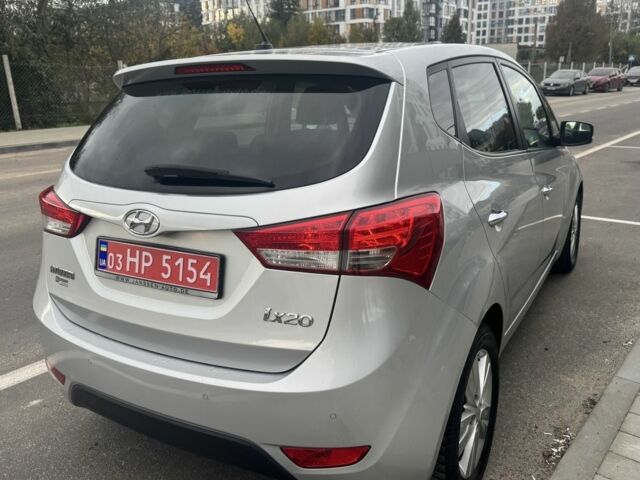 Серый Хендай и20, объемом двигателя 1.6 л и пробегом 137 тыс. км за 10900 $, фото 4 на Automoto.ua