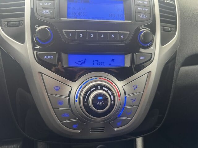 Серый Хендай и20, объемом двигателя 1.6 л и пробегом 137 тыс. км за 10900 $, фото 18 на Automoto.ua