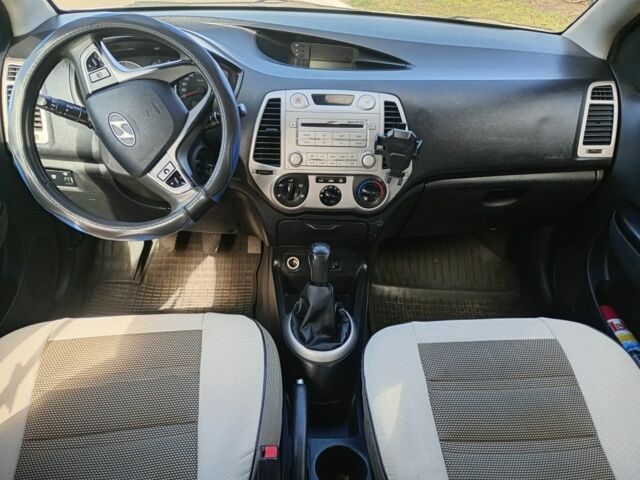 Сірий Хендай і20, об'ємом двигуна 1.4 л та пробігом 118 тис. км за 3850 $, фото 7 на Automoto.ua