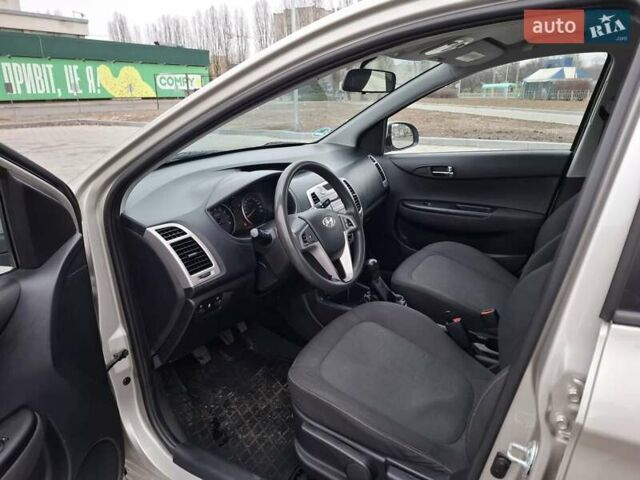 Сірий Хендай і20, об'ємом двигуна 1.2 л та пробігом 201 тис. км за 5500 $, фото 10 на Automoto.ua