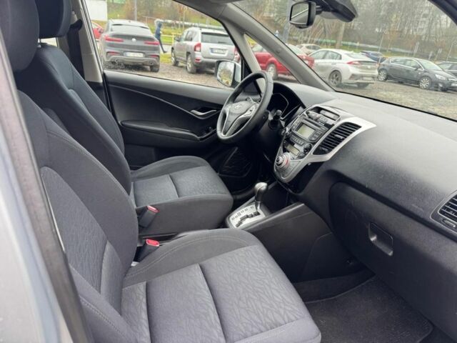 Серый Хендай и20, объемом двигателя 1.6 л и пробегом 137 тыс. км за 10950 $, фото 16 на Automoto.ua