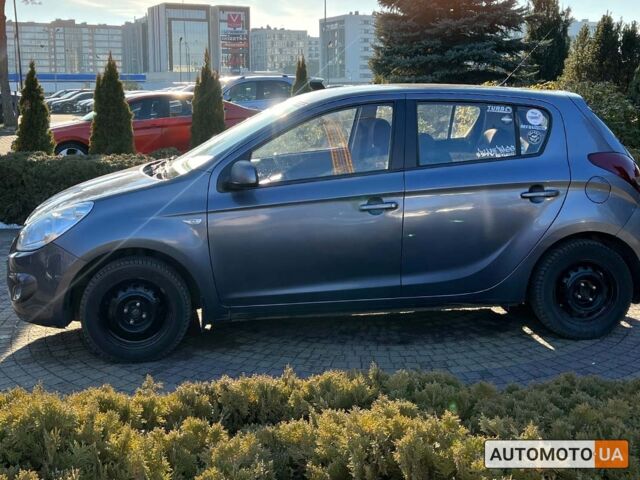 Серый Хендай и20, объемом двигателя 1.4 л и пробегом 93 тыс. км за 6400 $, фото 3 на Automoto.ua