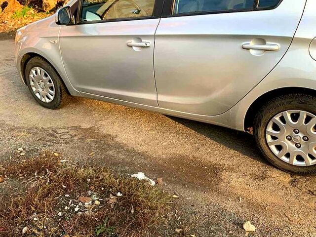 Хендай и20 2010 в Харькове на Automoto.ua Серый Хендай и20, объемом двигателя 1.2 л и пробегом 140 тыс. км за 5200 $, фото 2 на Automoto.ua