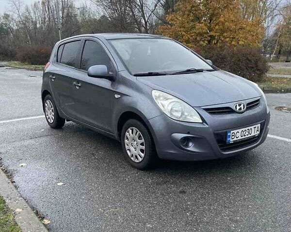 Серый Хендай и20, объемом двигателя 1.4 л и пробегом 188 тыс. км за 6700 $, фото 4 на Automoto.ua