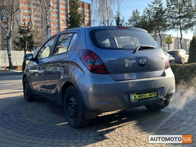 Серый Хендай и20, объемом двигателя 1.4 л и пробегом 93 тыс. км за 6400 $, фото 4 на Automoto.ua
