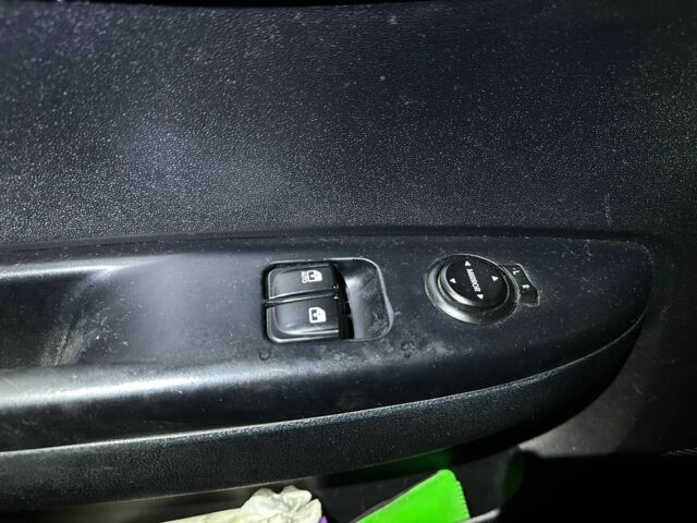 Серый Хендай и20, объемом двигателя 1.25 л и пробегом 130 тыс. км за 4684 $, фото 1 на Automoto.ua