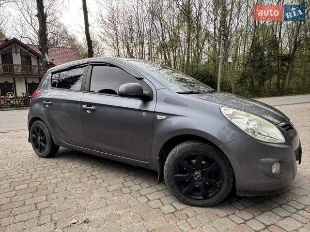 Сірий Хендай і20, об'ємом двигуна 1.59 л та пробігом 209 тис. км за 7000 $, фото 2 на Automoto.ua