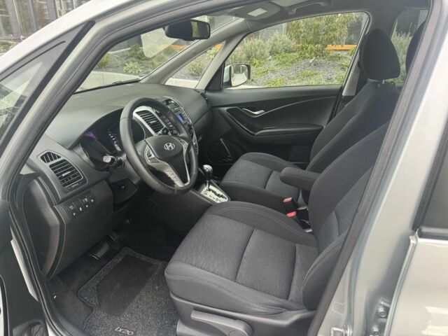 Серый Хендай и20, объемом двигателя 1.6 л и пробегом 137 тыс. км за 10900 $, фото 12 на Automoto.ua