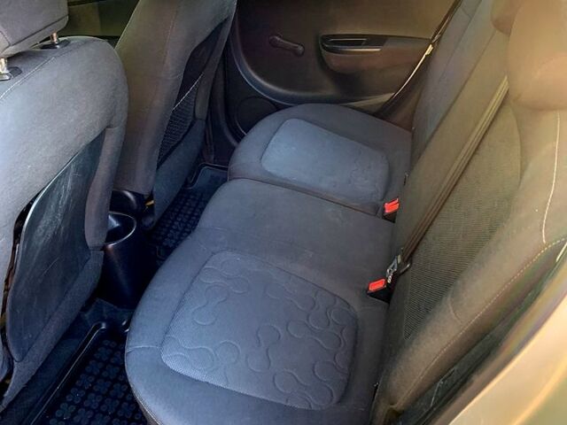 Хендай и20 2010 в Харькове на Automoto.ua Серый Хендай и20, объемом двигателя 1.2 л и пробегом 140 тыс. км за 5200 $, фото 5 на Automoto.ua