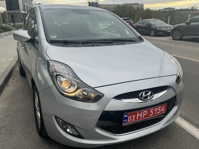 Серый Хендай и20, объемом двигателя 1.6 л и пробегом 137 тыс. км за 10900 $, фото 2 на Automoto.ua