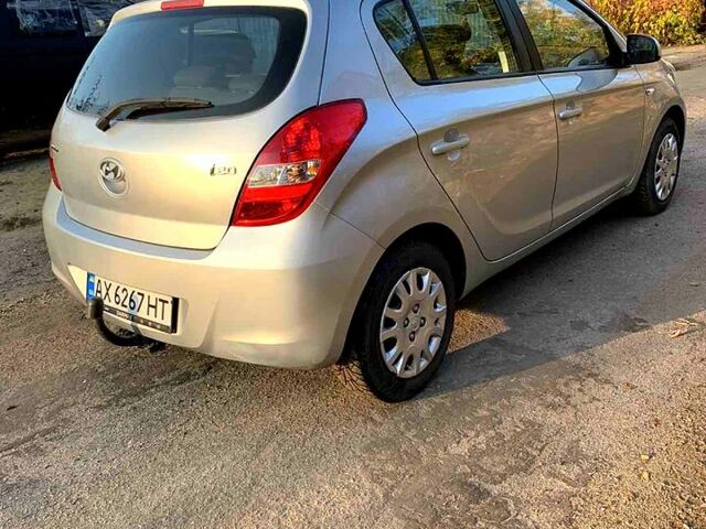 Хендай и20 2010 в Харькове на Automoto.ua Серый Хендай и20, объемом двигателя 1.2 л и пробегом 140 тыс. км за 5200 $, фото 3 на Automoto.ua