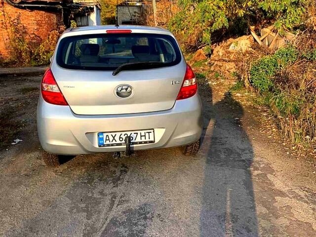 Хендай и20 2010 в Харькове на Automoto.ua Серый Хендай и20, объемом двигателя 1.2 л и пробегом 140 тыс. км за 5200 $, фото 1 на Automoto.ua
