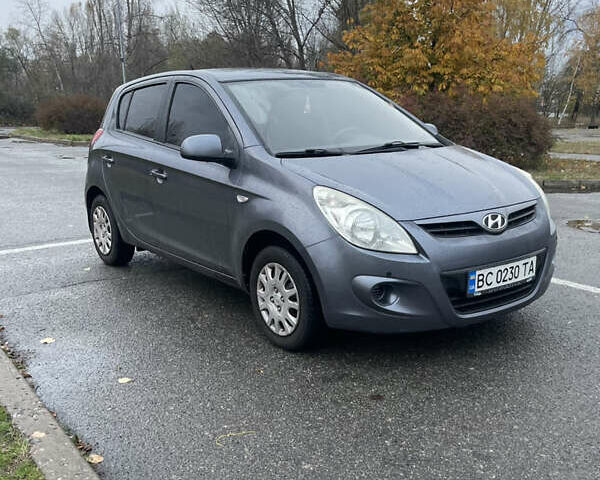 Хендай і20 2010 у Києві на Automoto.ua Сірий Хендай і20, об'ємом двигуна 1.4 л та пробігом 187 тис. км за 6500 $, фото 1 на Automoto.ua