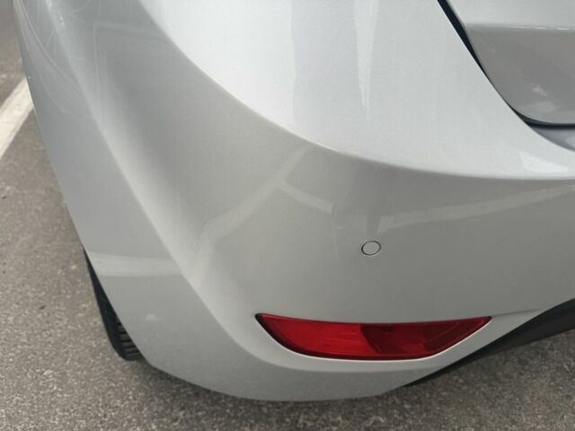 Серый Хендай и20, объемом двигателя 1.6 л и пробегом 137 тыс. км за 10900 $, фото 9 на Automoto.ua