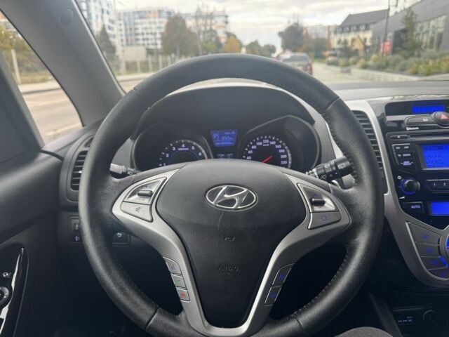 Серый Хендай и20, объемом двигателя 1.6 л и пробегом 137 тыс. км за 10900 $, фото 16 на Automoto.ua