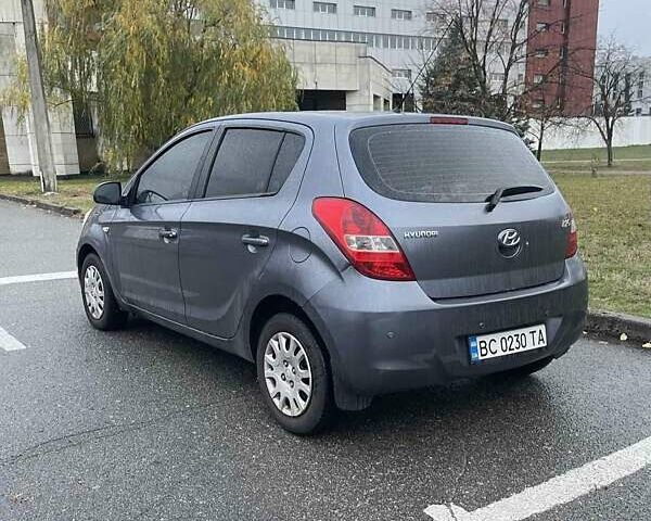 Серый Хендай и20, объемом двигателя 1.4 л и пробегом 188 тыс. км за 6700 $, фото 3 на Automoto.ua
