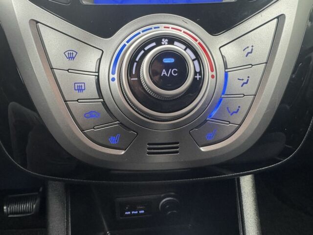 Серый Хендай и20, объемом двигателя 1.6 л и пробегом 137 тыс. км за 10900 $, фото 19 на Automoto.ua