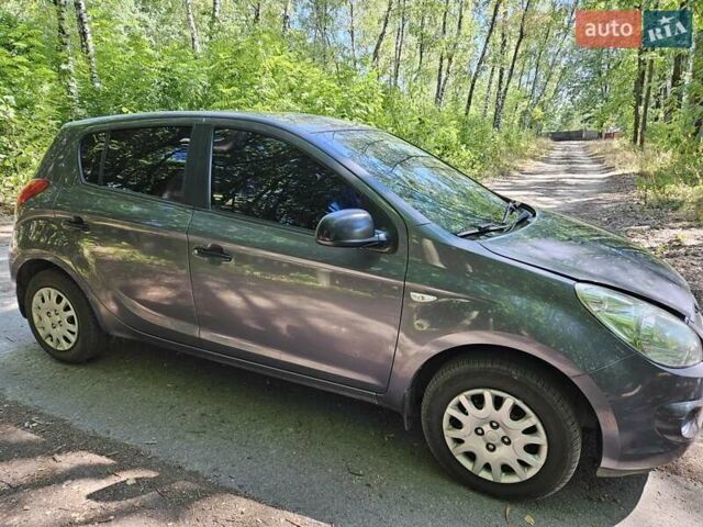 Серый Хендай и20, объемом двигателя 1.4 л и пробегом 230 тыс. км за 6500 $, фото 1 на Automoto.ua