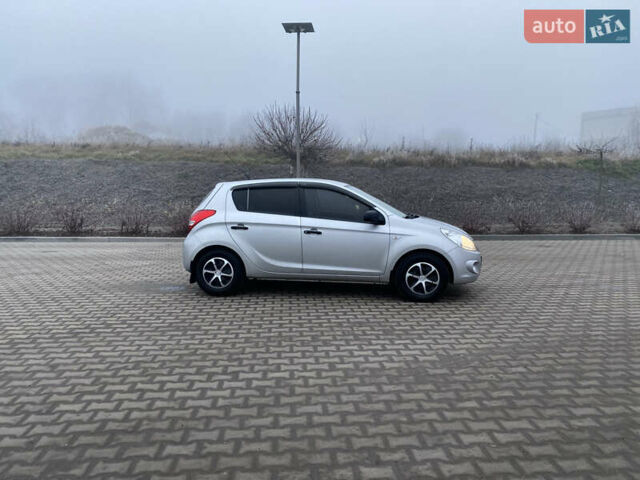 Серый Хендай и20, объемом двигателя 1.4 л и пробегом 275 тыс. км за 4999 $, фото 18 на Automoto.ua