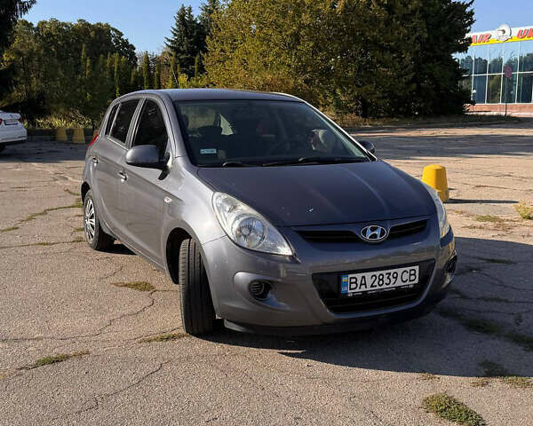 Хендай и20 2011 в Кропивницком (Кировограде) на Automoto.ua Серый Хендай и20, объемом двигателя 1.25 л и пробегом 84 тыс. км за 6000 $, фото 1 на Automoto.ua
