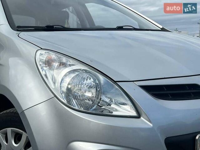Хендай и20 2011 в Львове на Automoto.ua Серый Хендай и20, объемом двигателя 1.2 л и пробегом 184 тыс. км за 5990 $, фото 12 на Automoto.ua